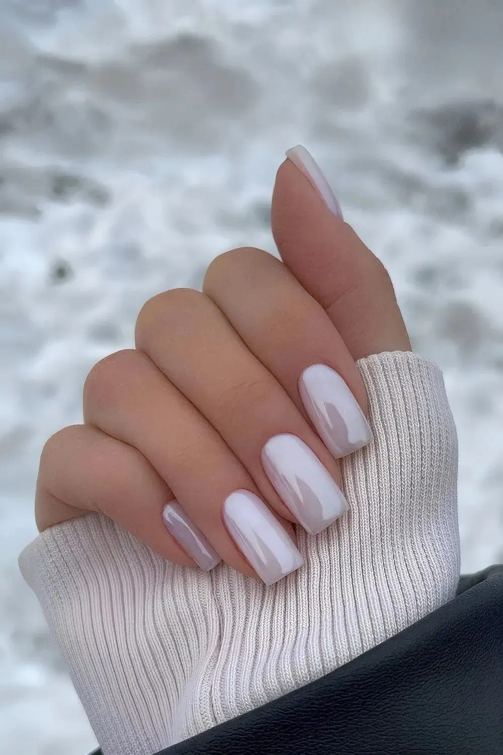 19 Idées Inspirantes d’Ongles Blancs pour Être Tendance en 2025