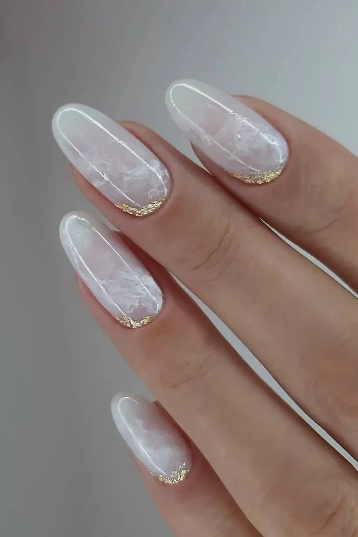 19 Idées Inspirantes d’Ongles Blancs pour Être Tendance en 2025