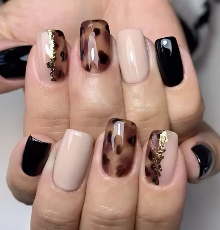 16 Idées d’Ongles Léopard Tendance à Adopter en 2025