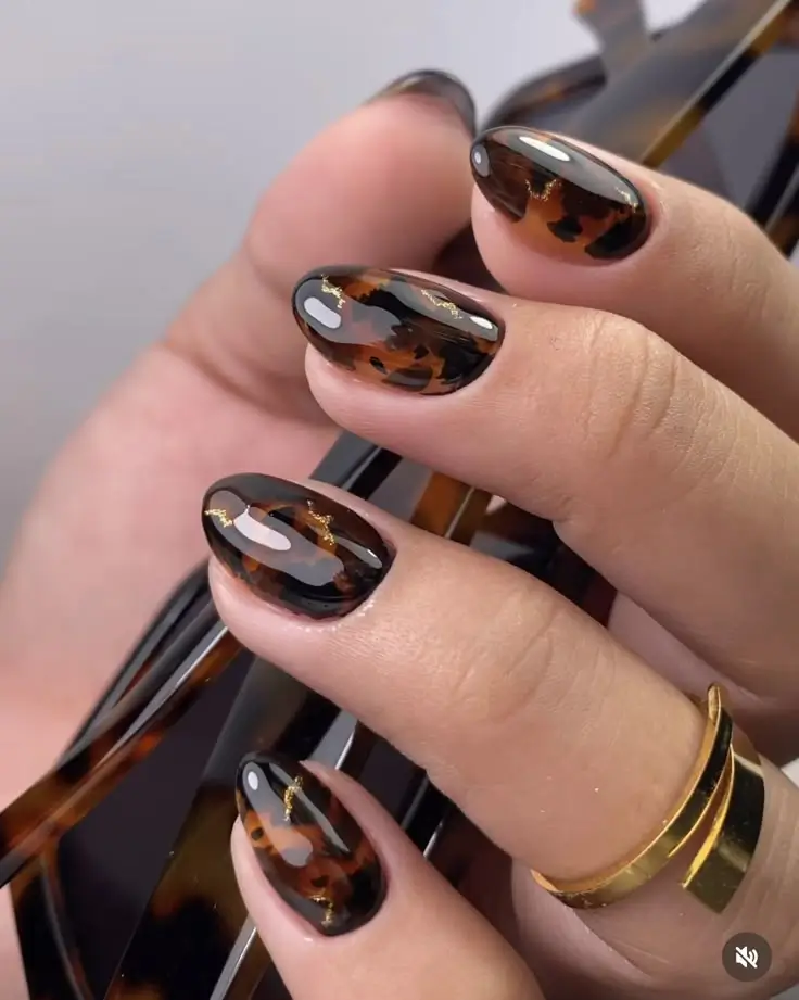 16 Idées d’Ongles Léopard Tendance à Adopter en 2025