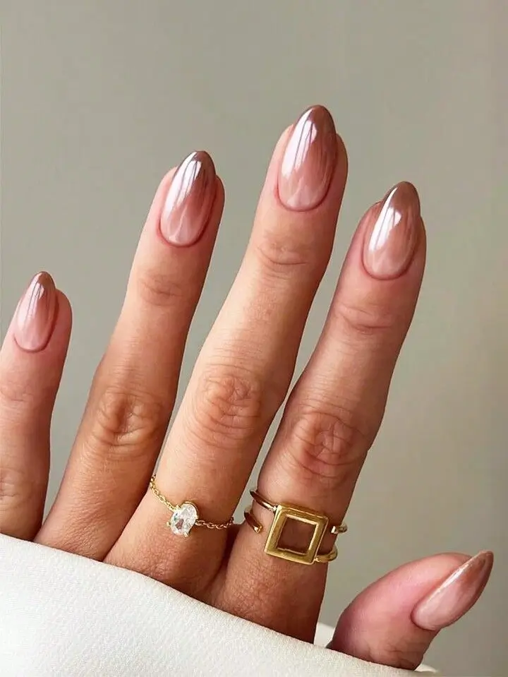 15 Idées Inspirantes pour Sublimer Vos Ongles Marron