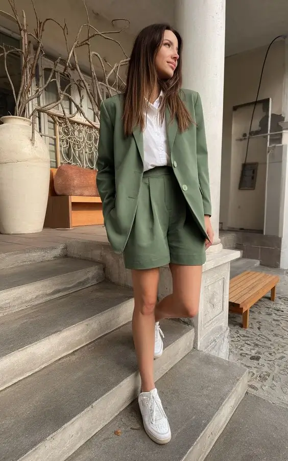 Outfit été 2025 : 16 idées tendances pour rayonner cet été