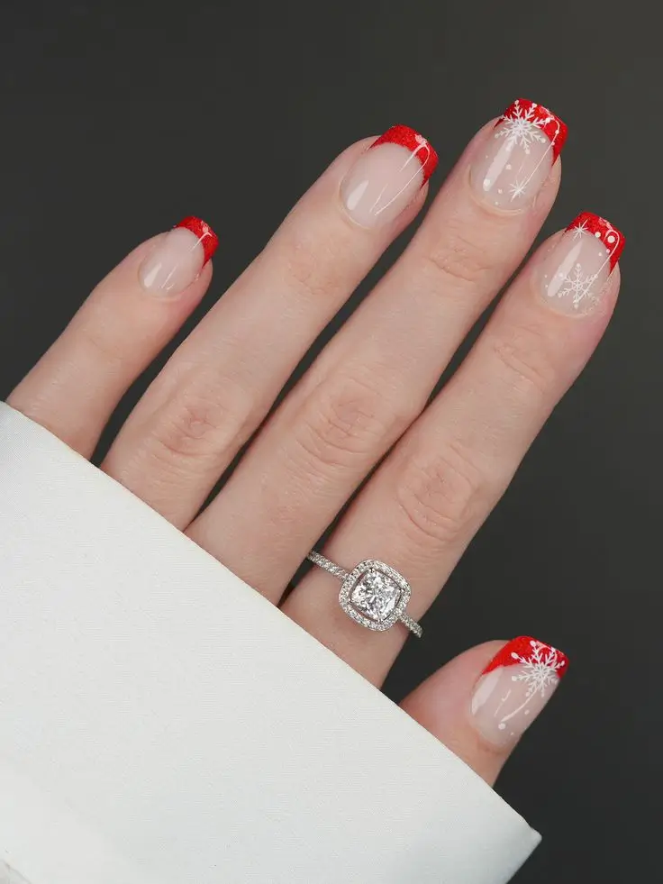 16 Idées de Pose d’Ongles pour un Noël 2025 Féérique