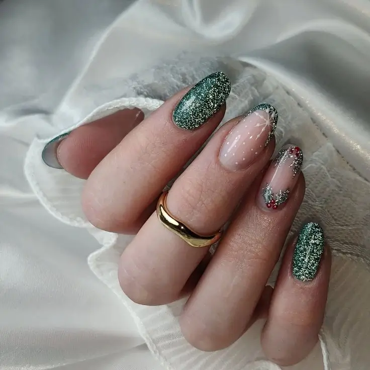 16 Idées de Pose d’Ongles pour un Noël 2025 Féérique