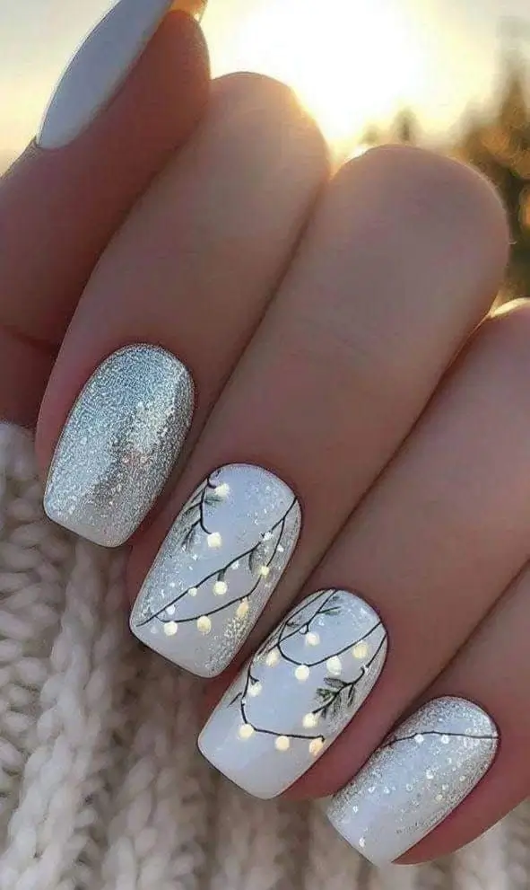 16 Idées de Pose d’Ongles pour un Noël 2025 Féérique