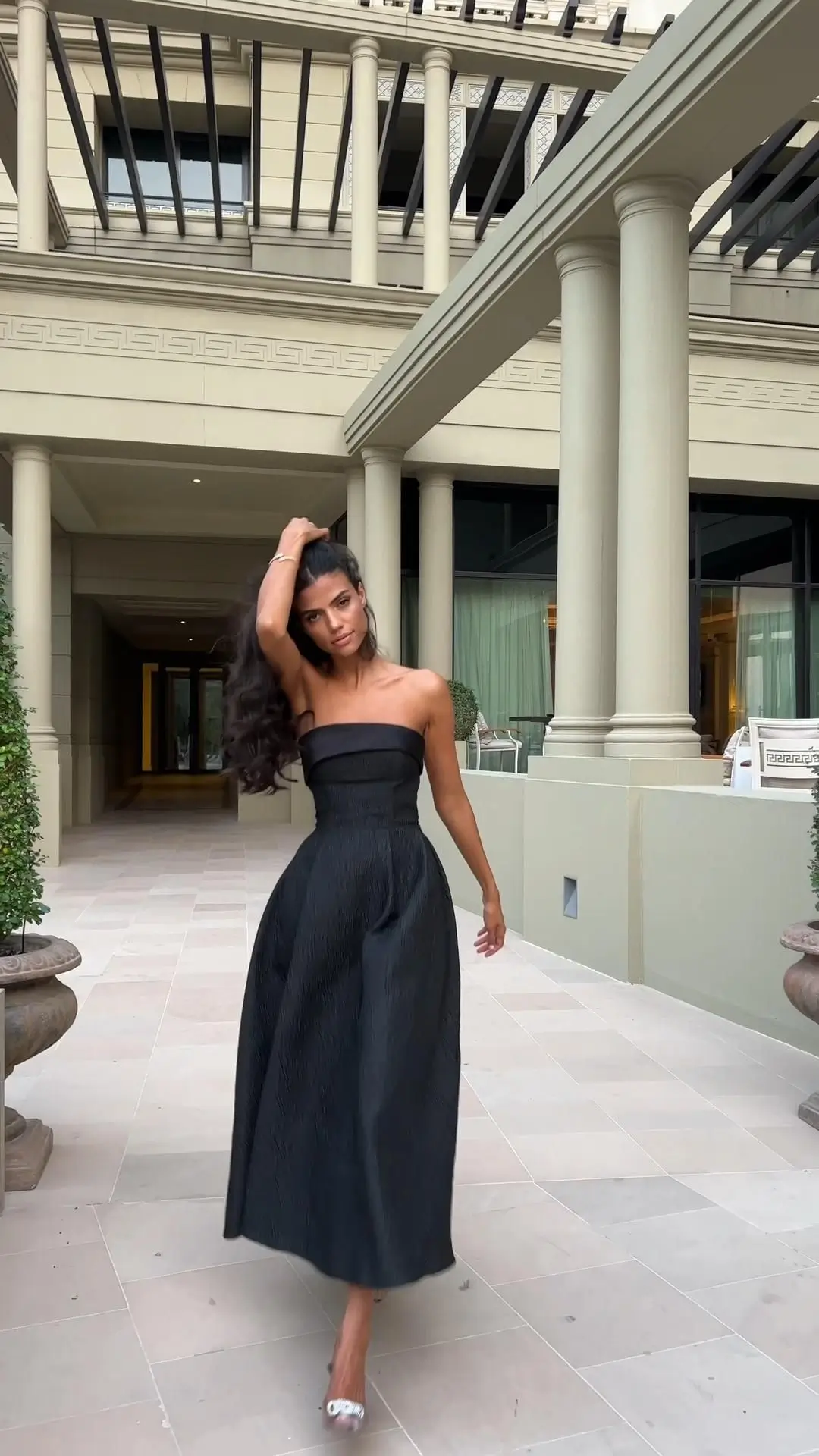 15 Tenues de Soirée Incontournables pour un Look Chic et Tendance en 2025