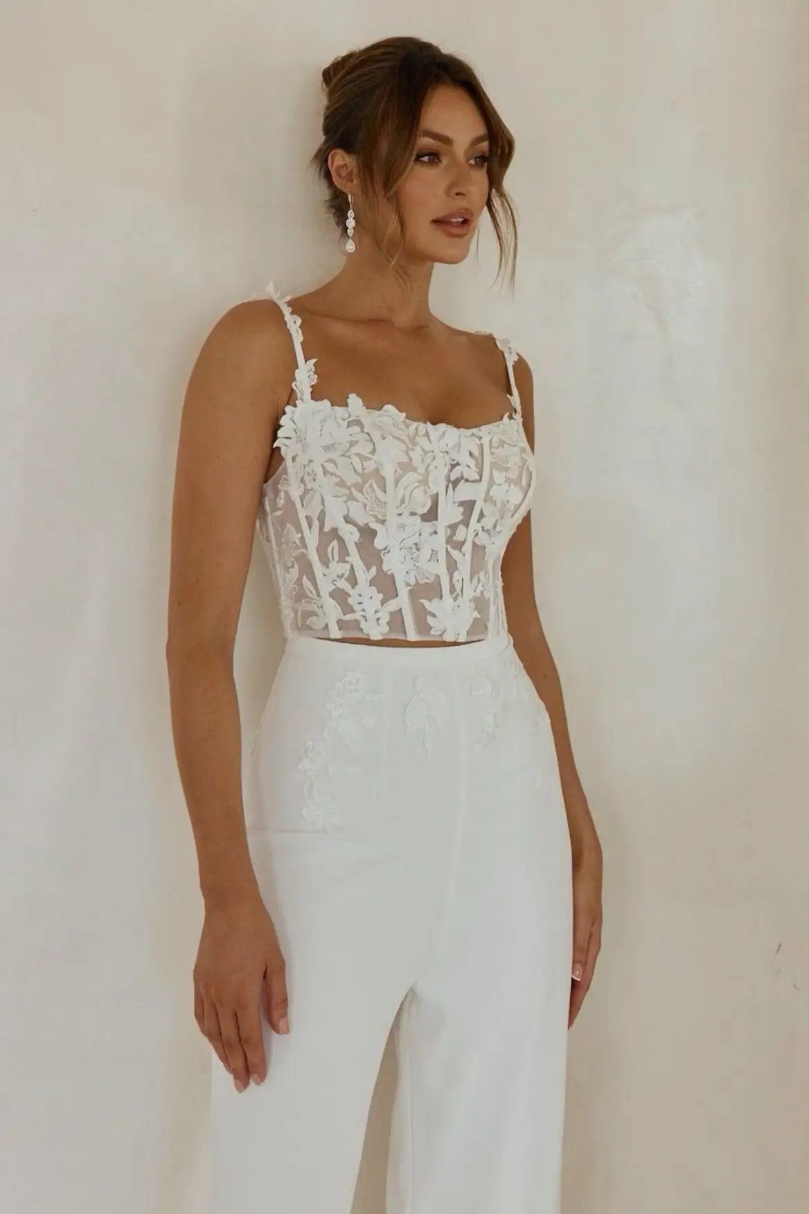 15 Idées de Tenues Mariage Femme pour un Look Chic en 2025